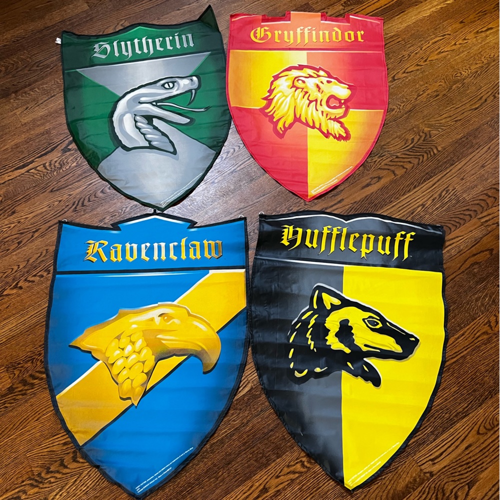Set four house hogwarts banners 2001 ravenclaw gryffindor hufflepuff slytherin